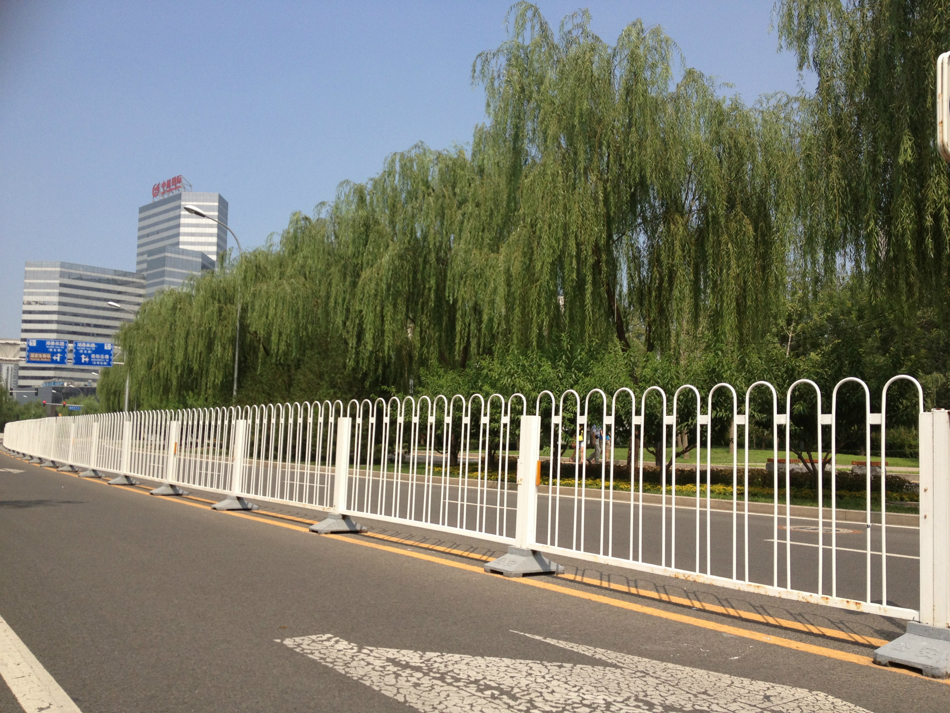 采購交通護欄需要注意什么問題呢?