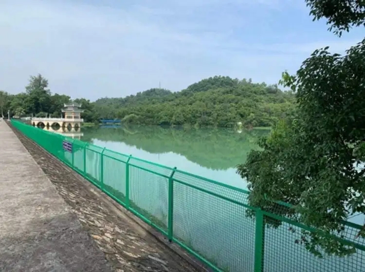 守護(hù)環(huán)境:營(yíng)造健康水源地的護(hù)欄網(wǎng)